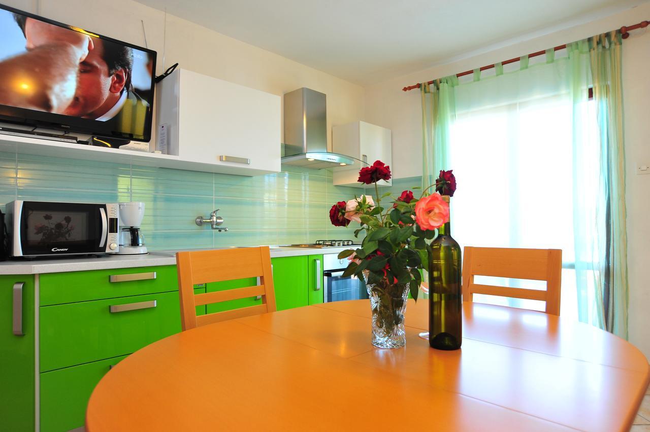 Apartments Valentina-B Nin Exteriör bild